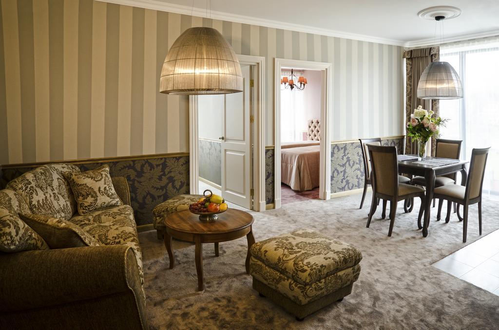 Ursula Royal Apartments ドルスキニンカイ エクステリア 写真